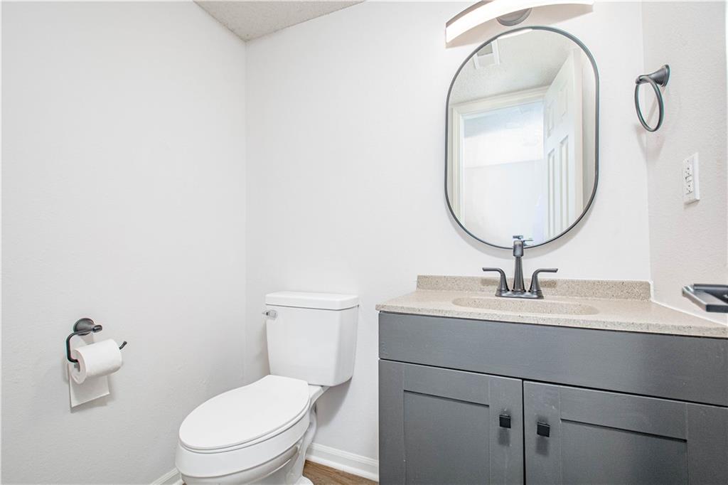 4612 NE Whispering Winds Drive Unit: C