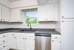 4612 NE Whispering Winds Drive Unit: C