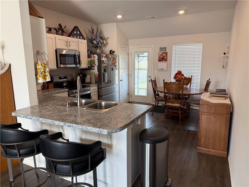 800 Bentley Drive