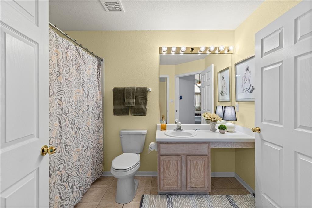 6147 NE KENSINGTON Drive Unit: 26B
