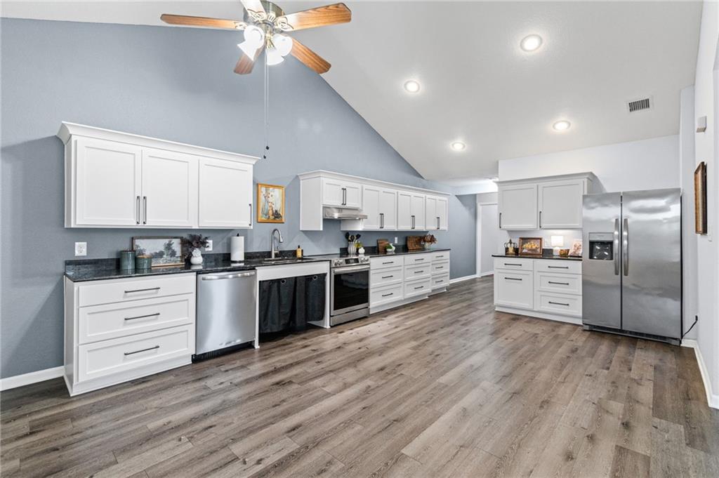 6147 NE KENSINGTON Drive Unit: 26B