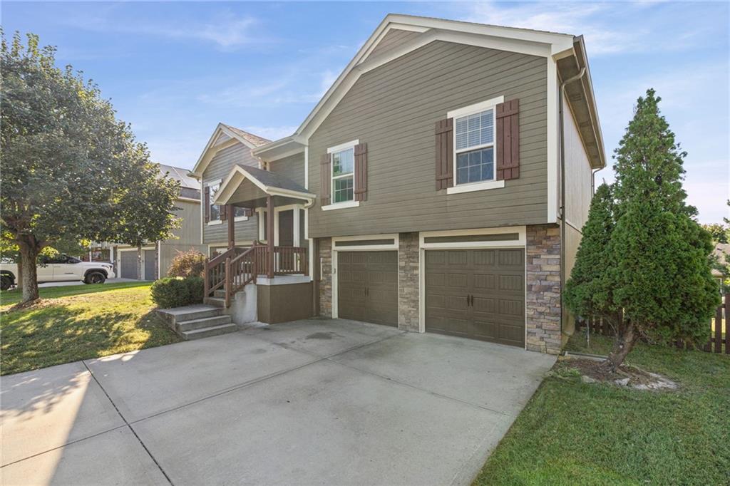 114 SW Hanging Garden Street