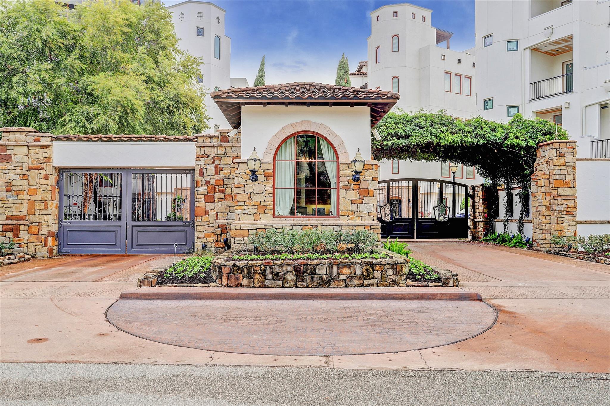 5211 Feagan Street Unit: E