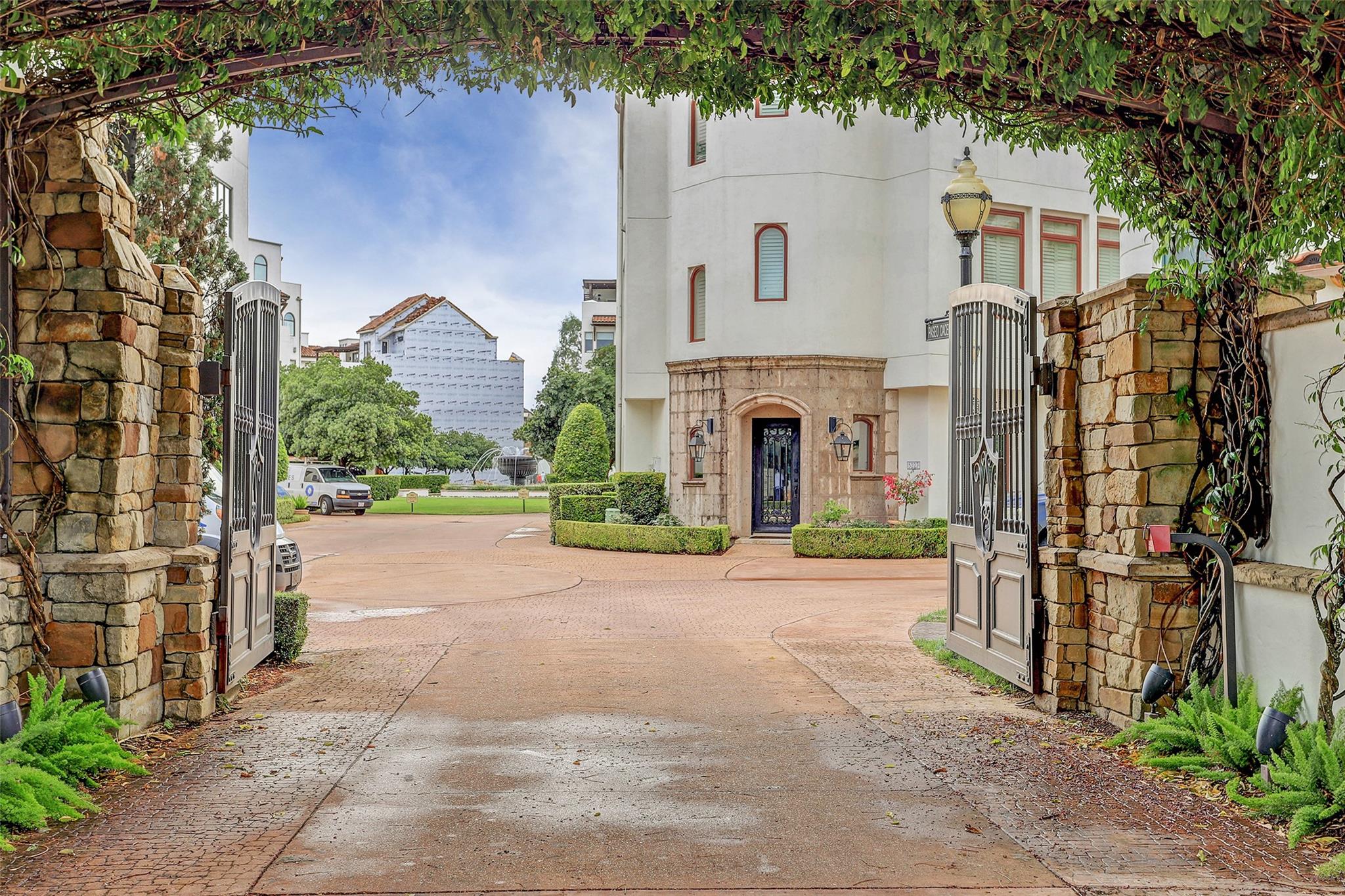 5211 Feagan Street Unit: E