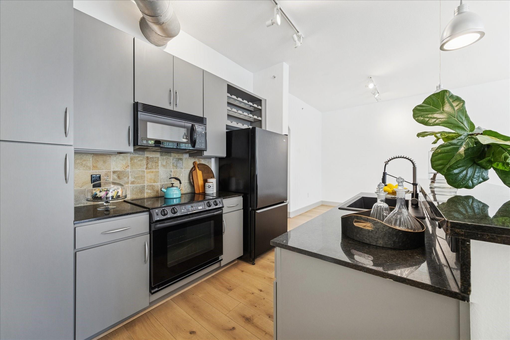 1901 Post Oak Boulevard # 2203