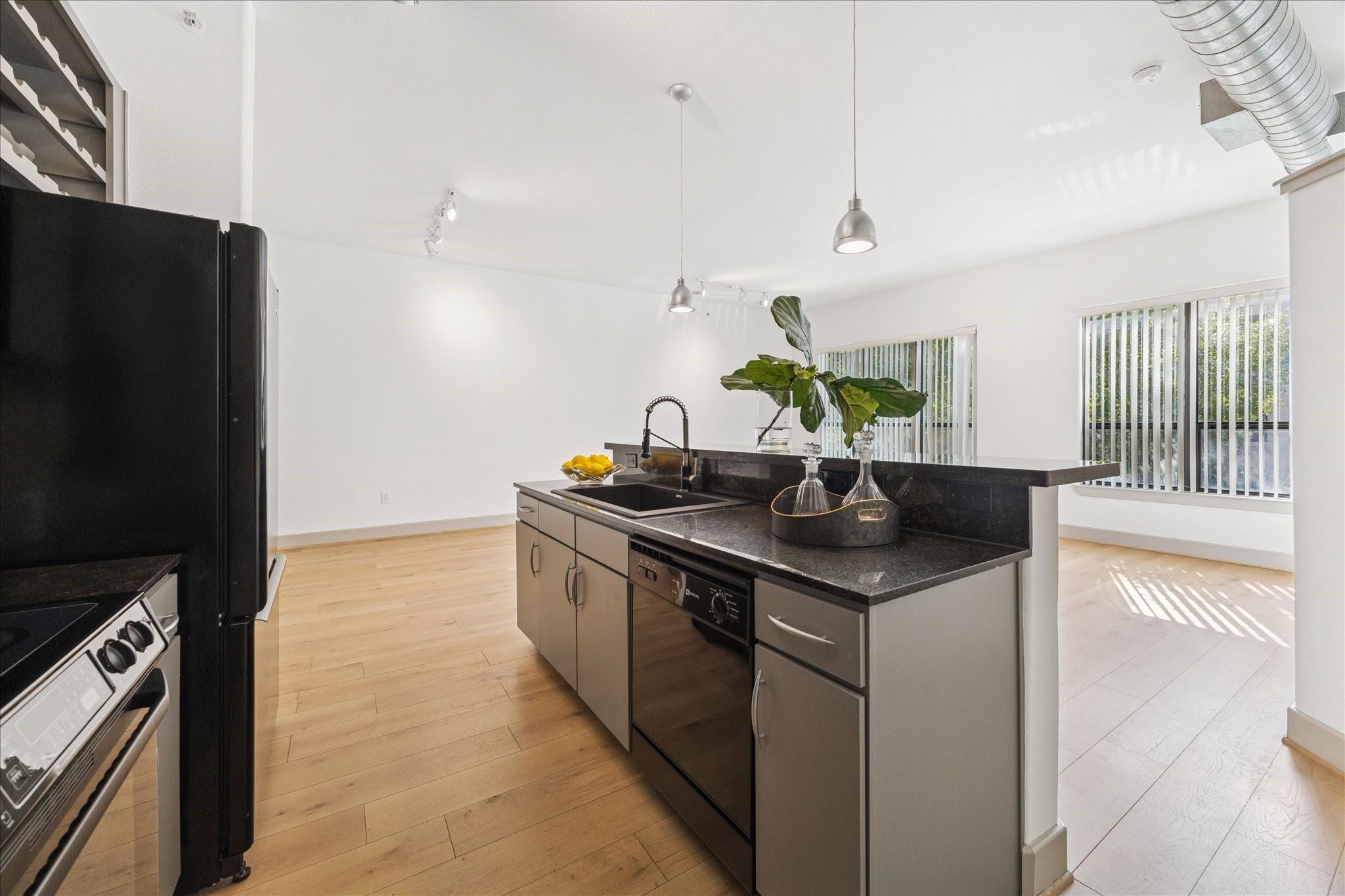 1901 Post Oak Boulevard # 2203