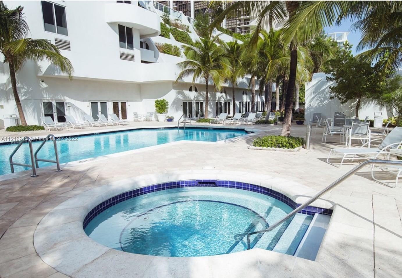 6365 Collins Ave # 3807