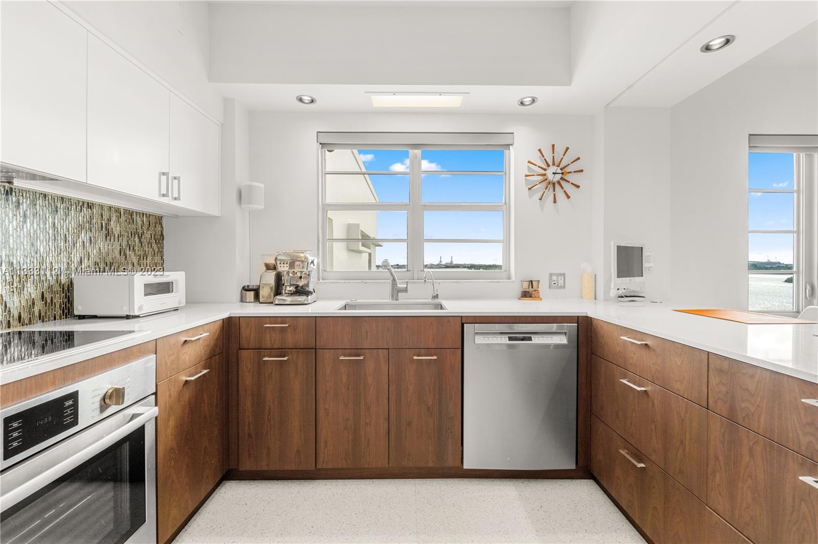 16 Island Ave # 8D