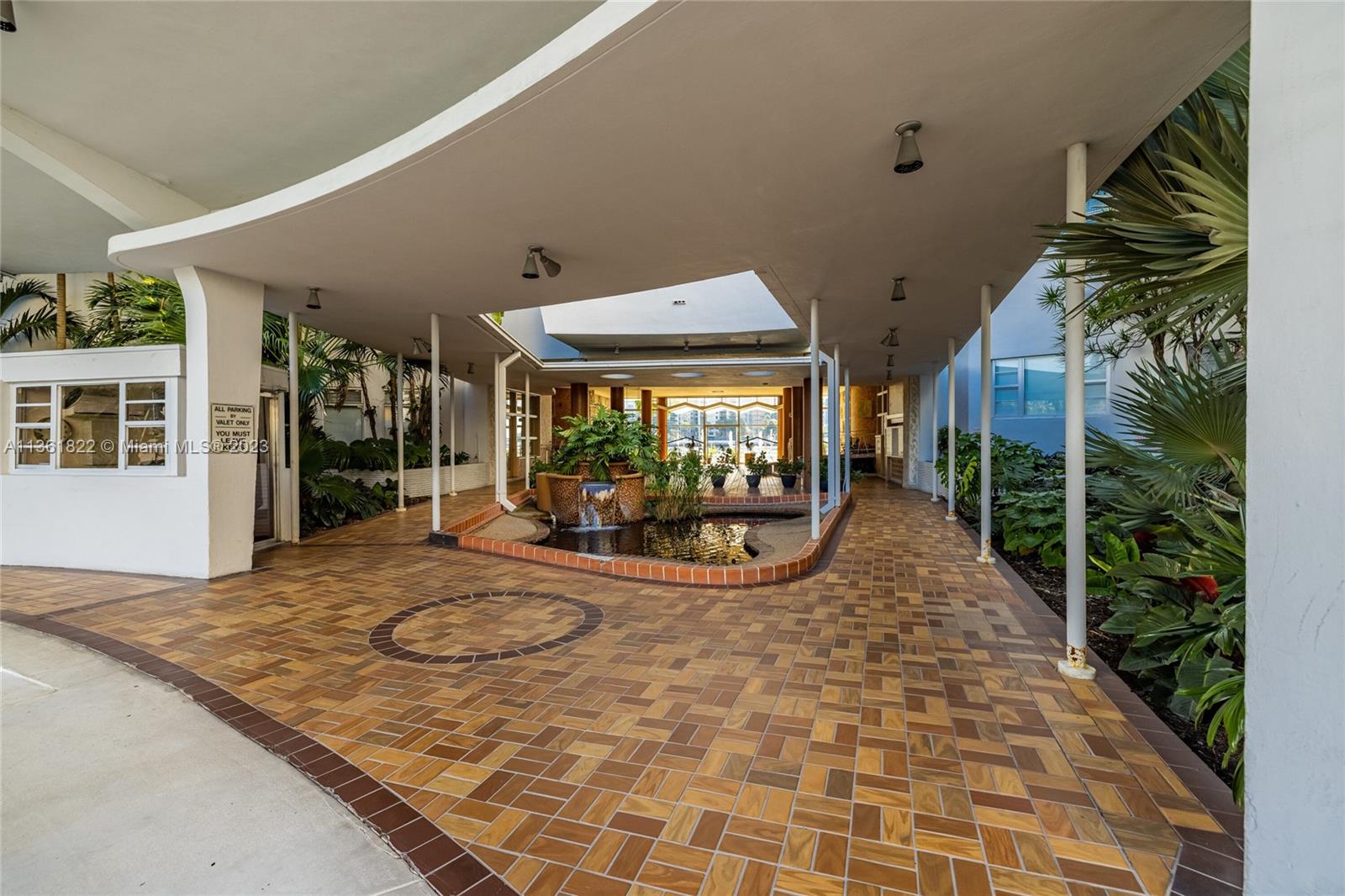 16 Island Ave # 5D