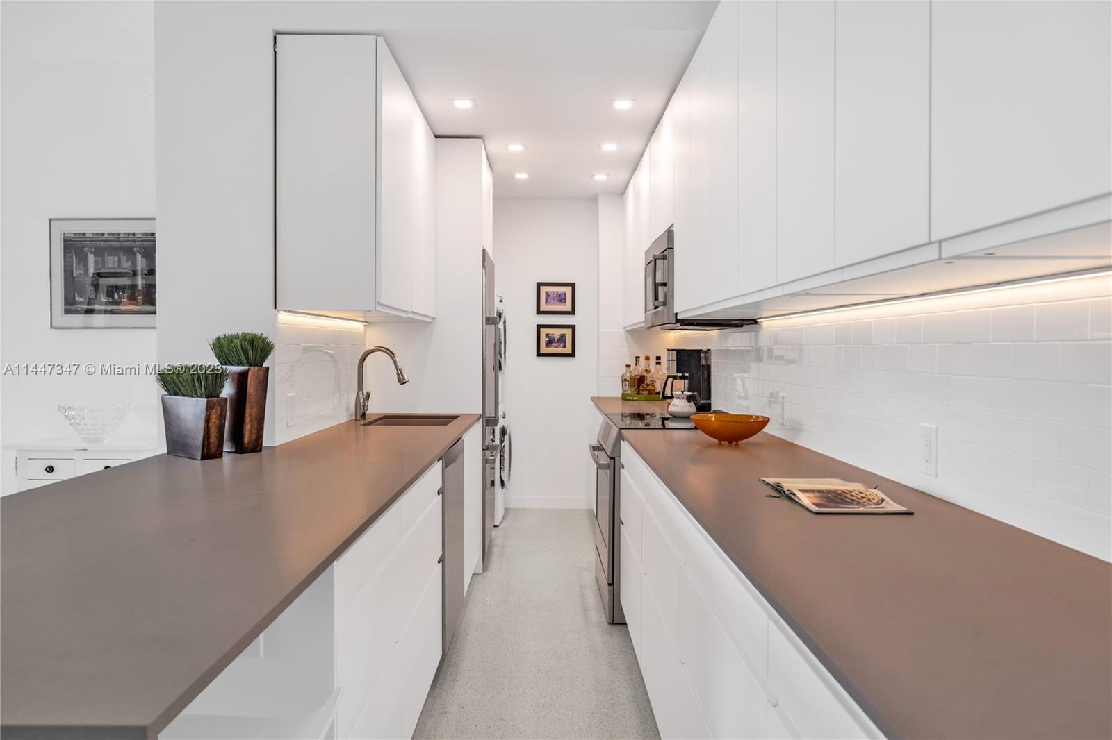 3 Island Ave # 12E