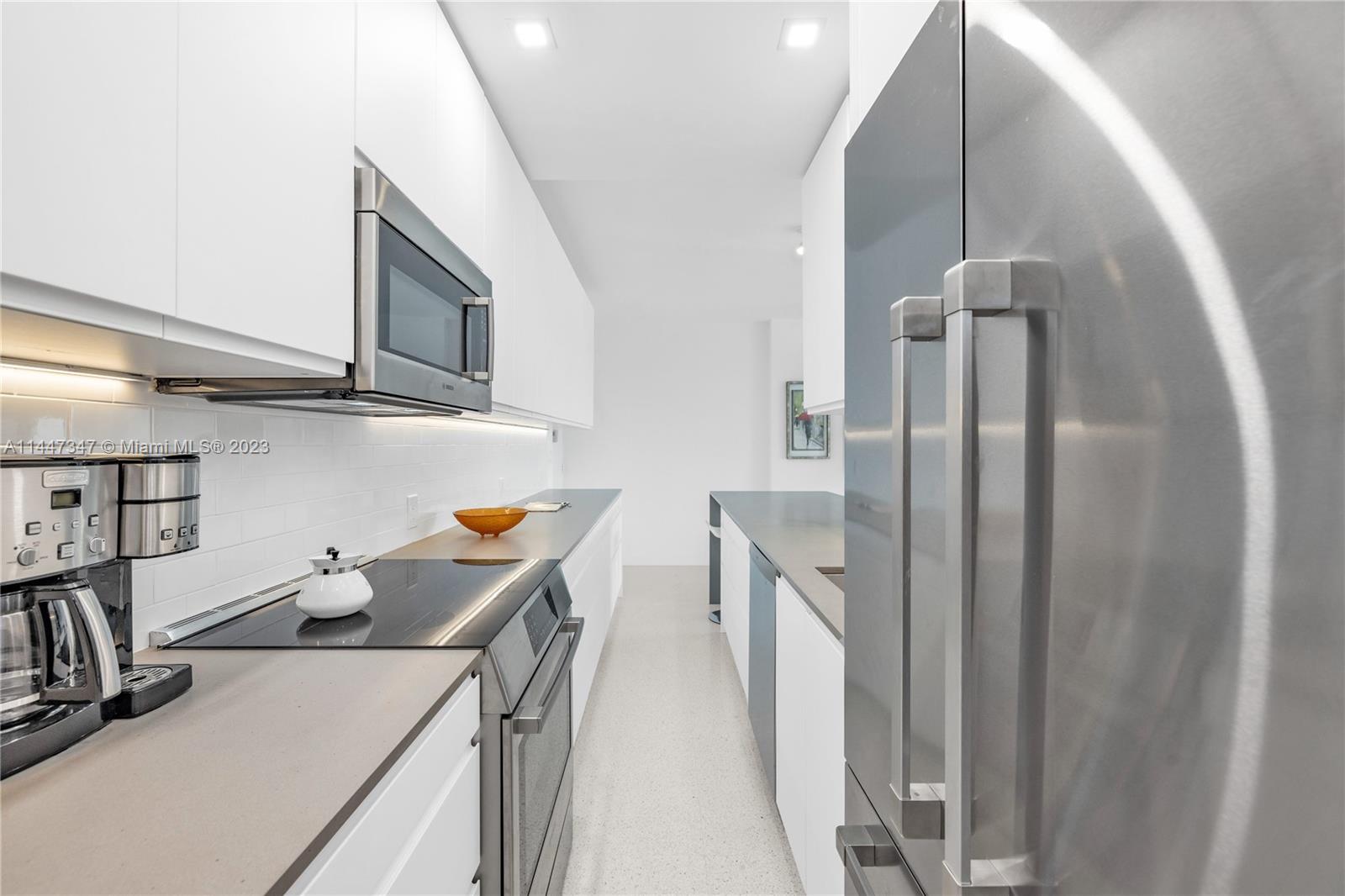3 Island Ave # 12E