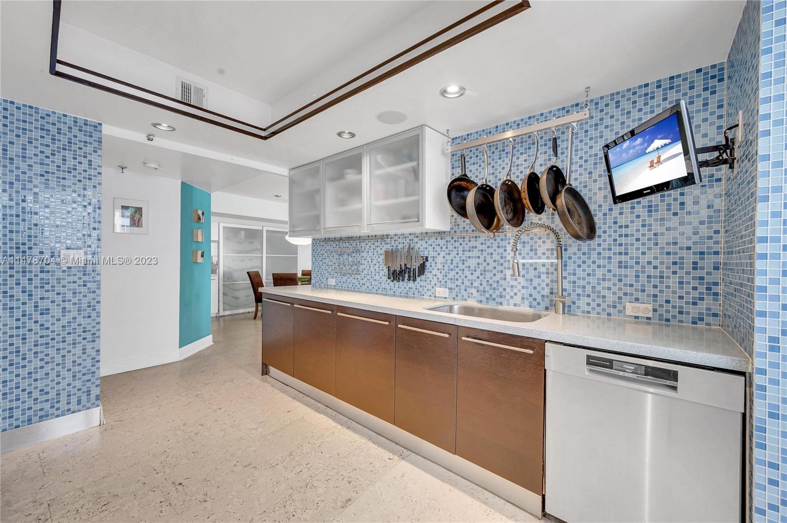 9 Island Ave # 609
