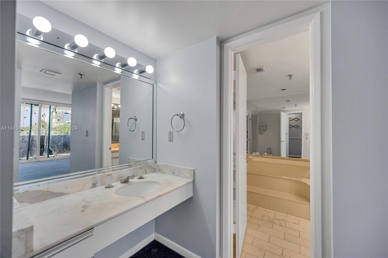 9 Island Ave # 414