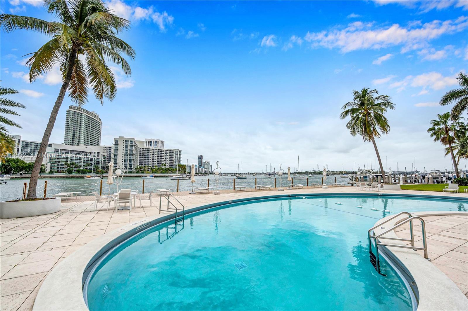 16 Island Ave # 4D