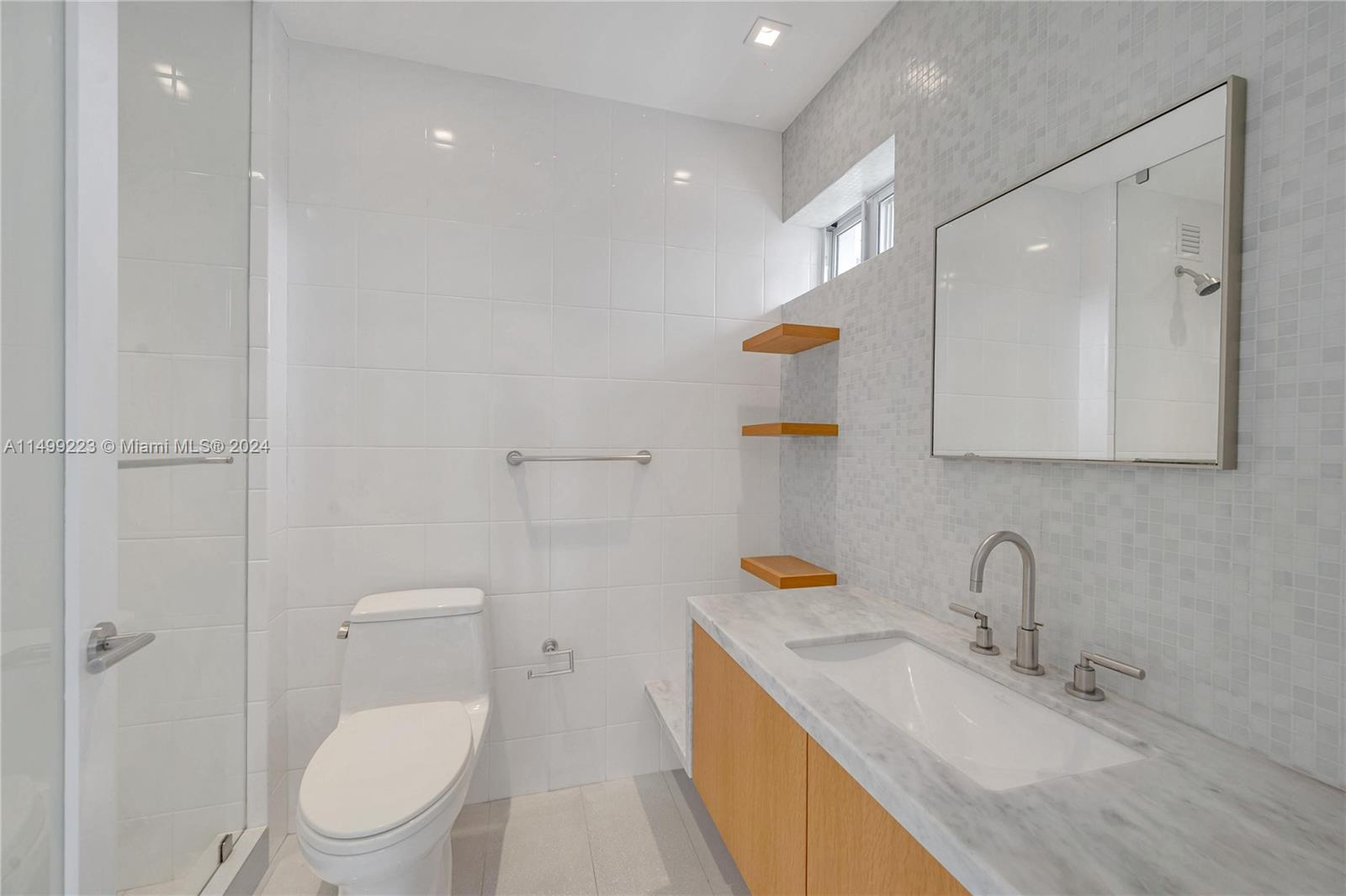 16 Island Ave # 4D