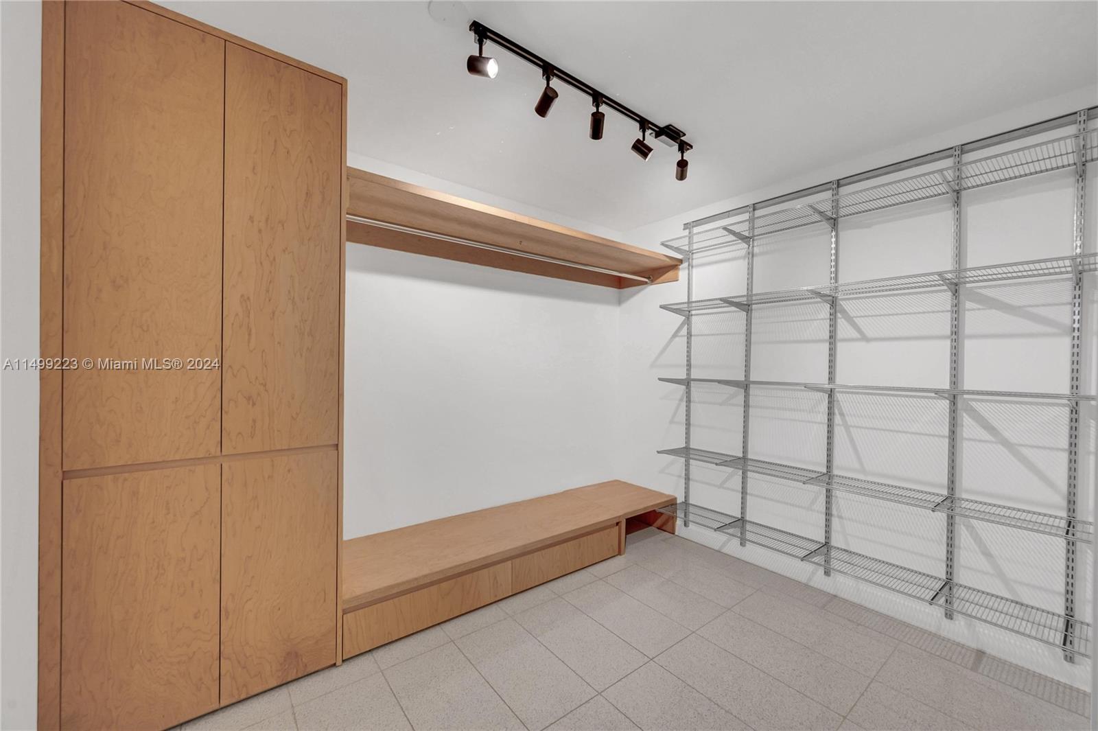 16 Island Ave # 4D