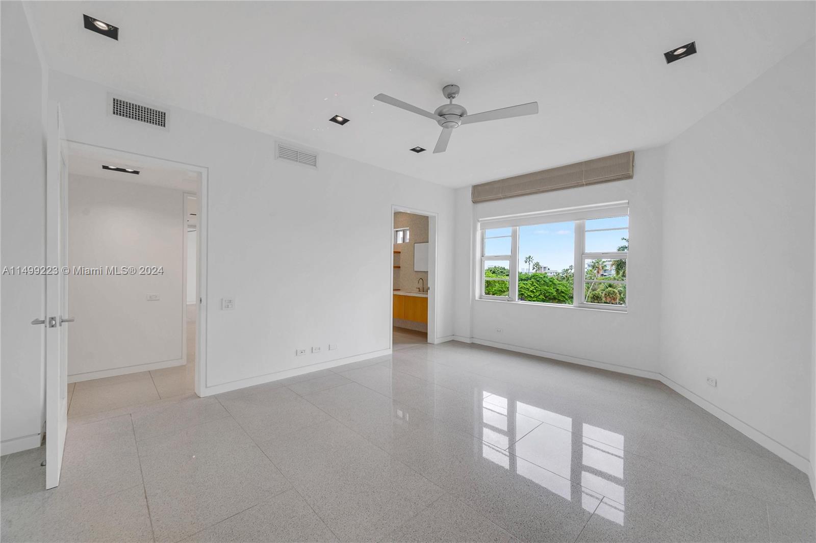 16 Island Ave # 4D