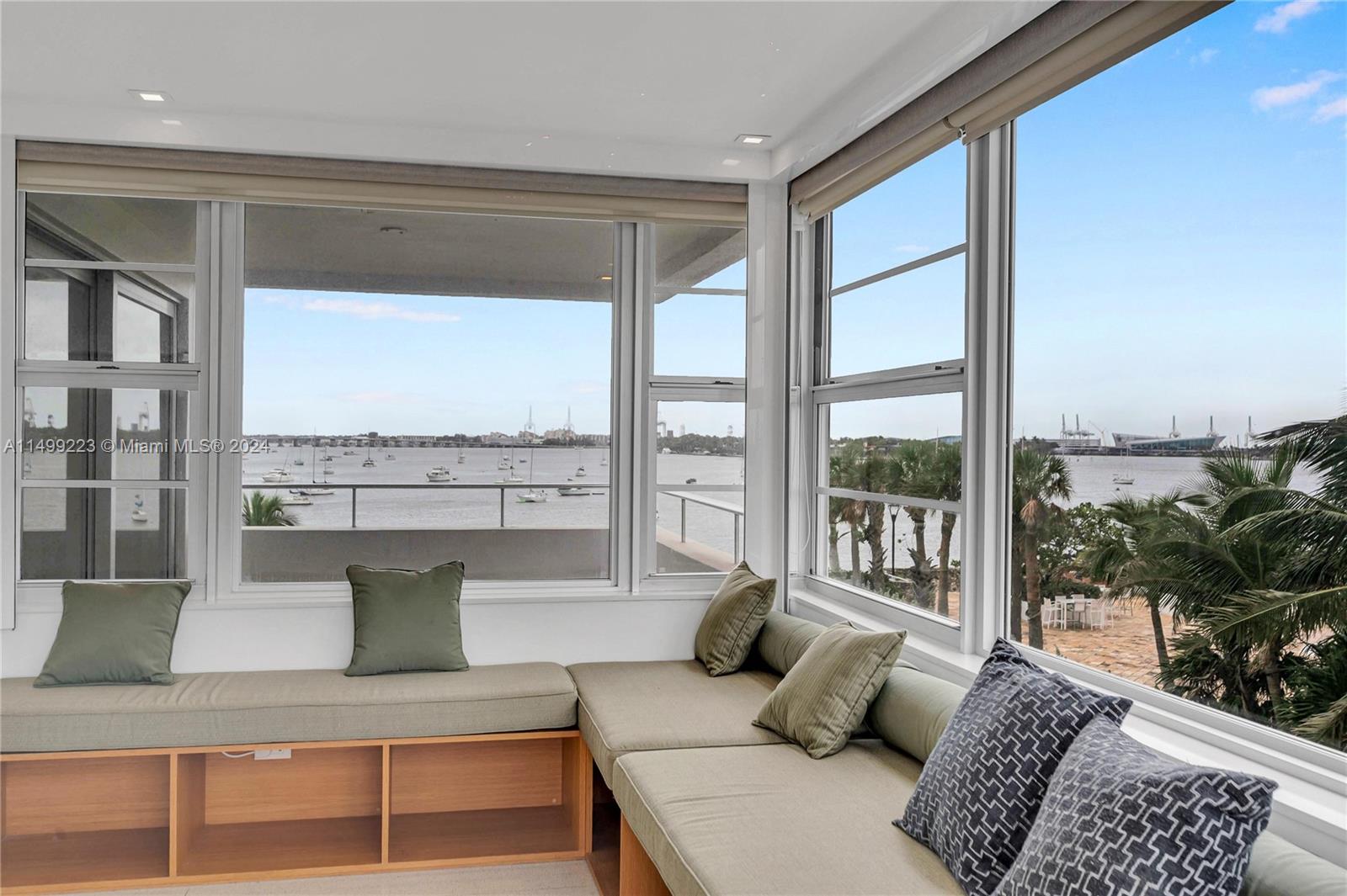 16 Island Ave # 4D
