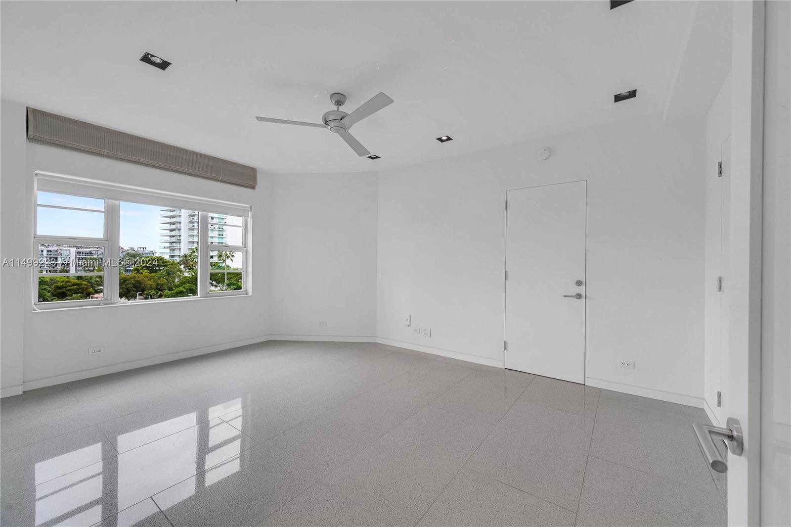 16 Island Ave # 4D