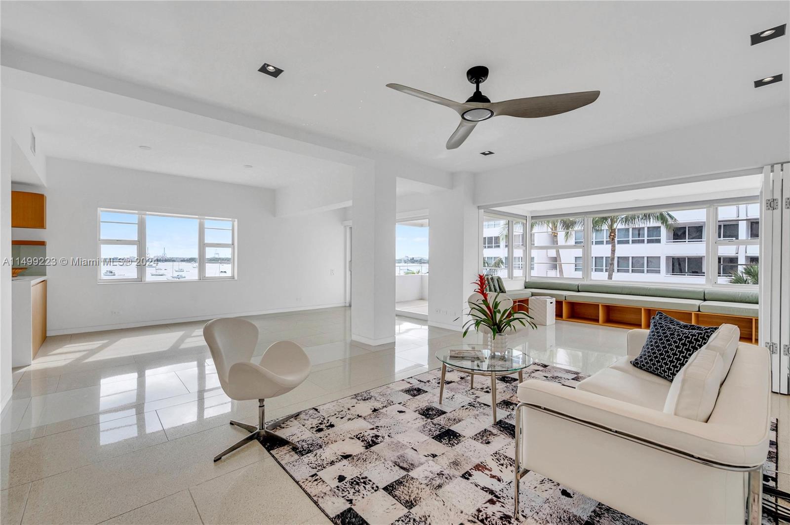 16 Island Ave # 4D