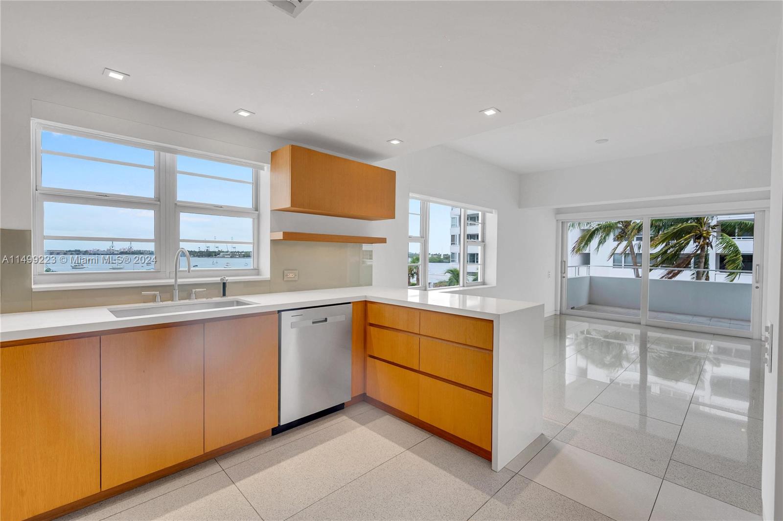 16 Island Ave # 4D