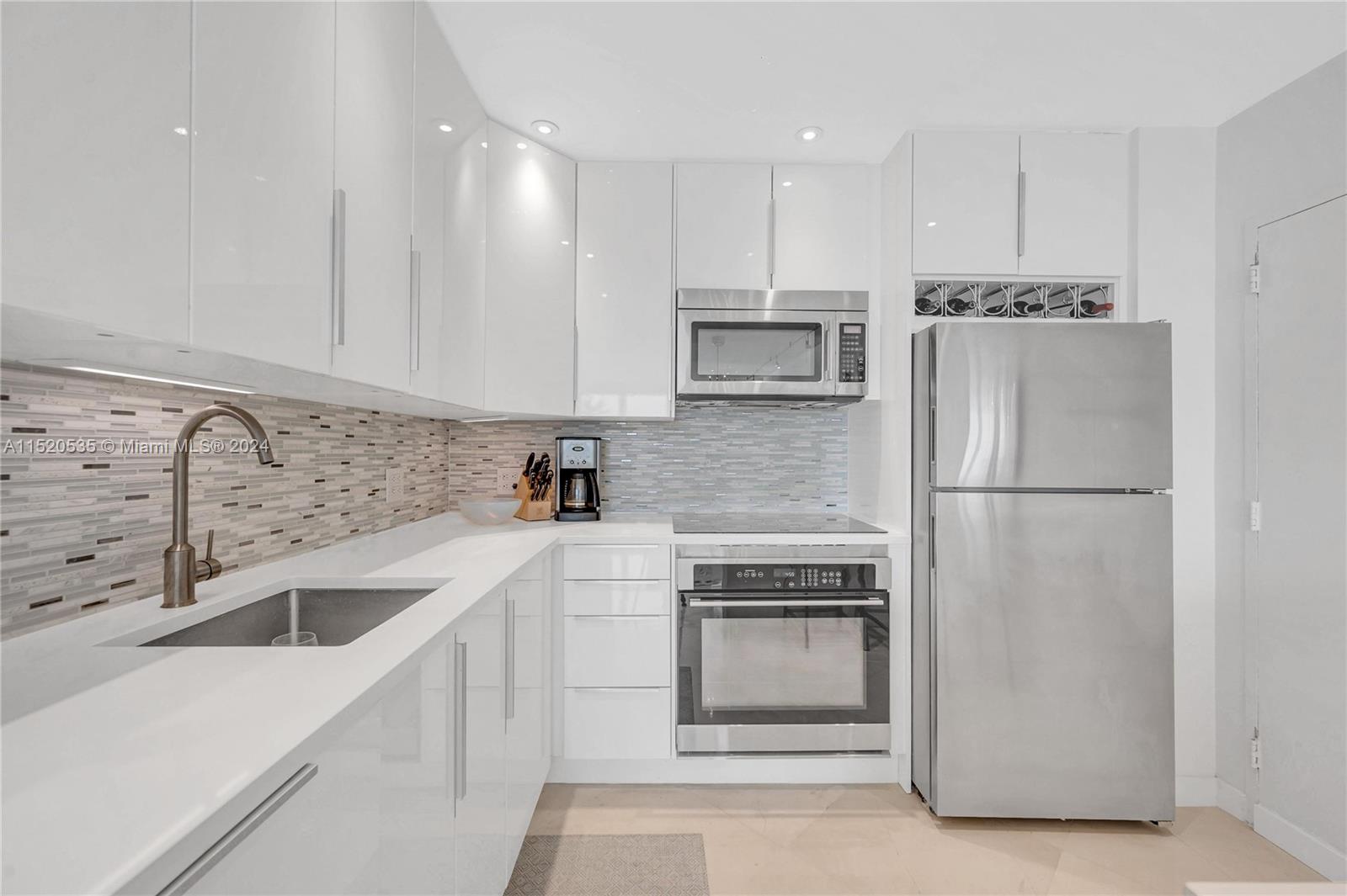 3 Island Ave # 14I
