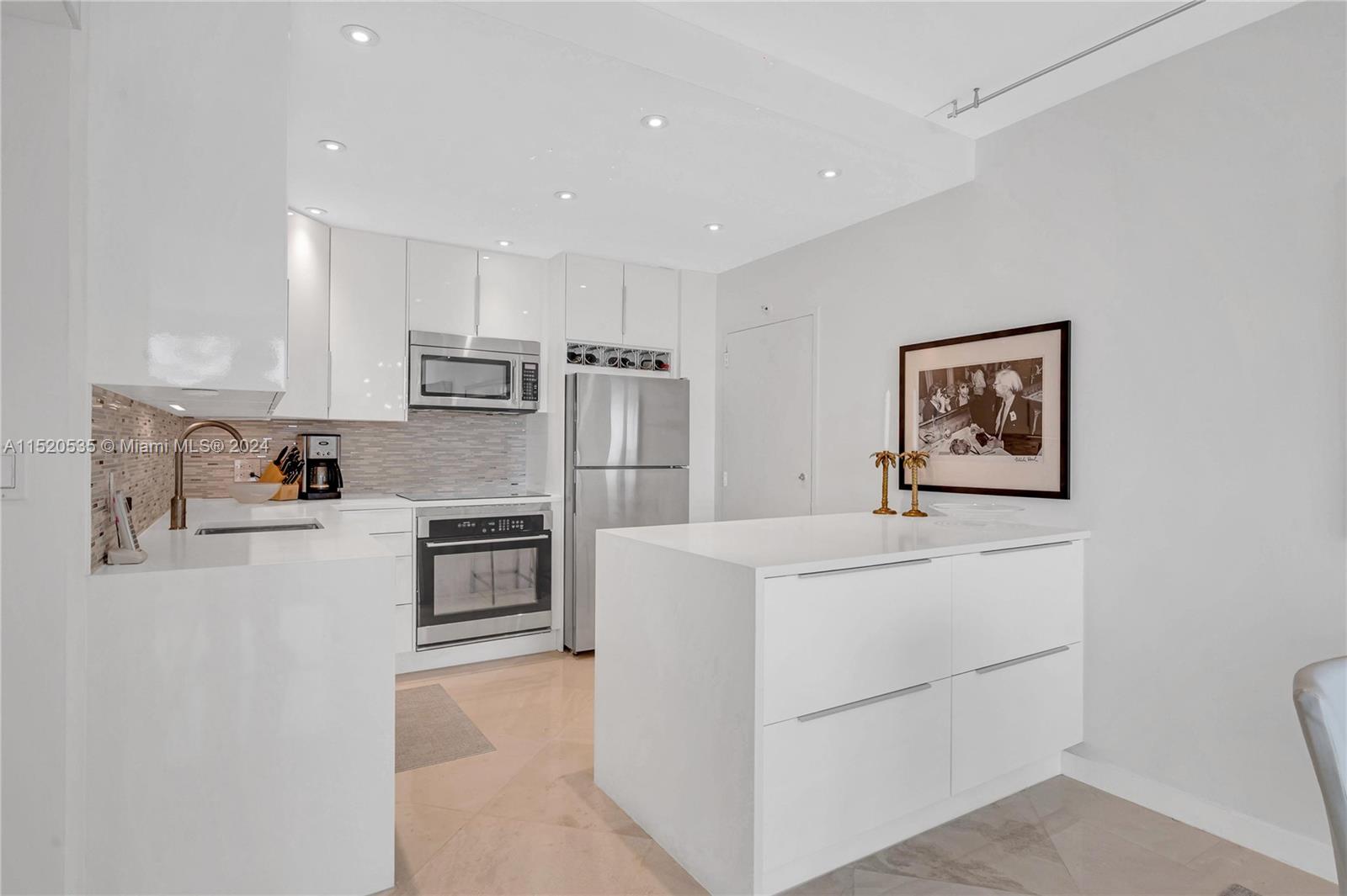 3 Island Ave # 14I
