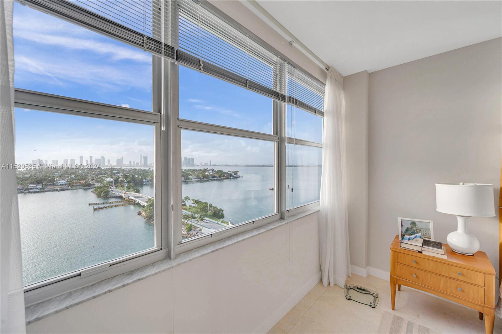 3 Island Ave # 14I