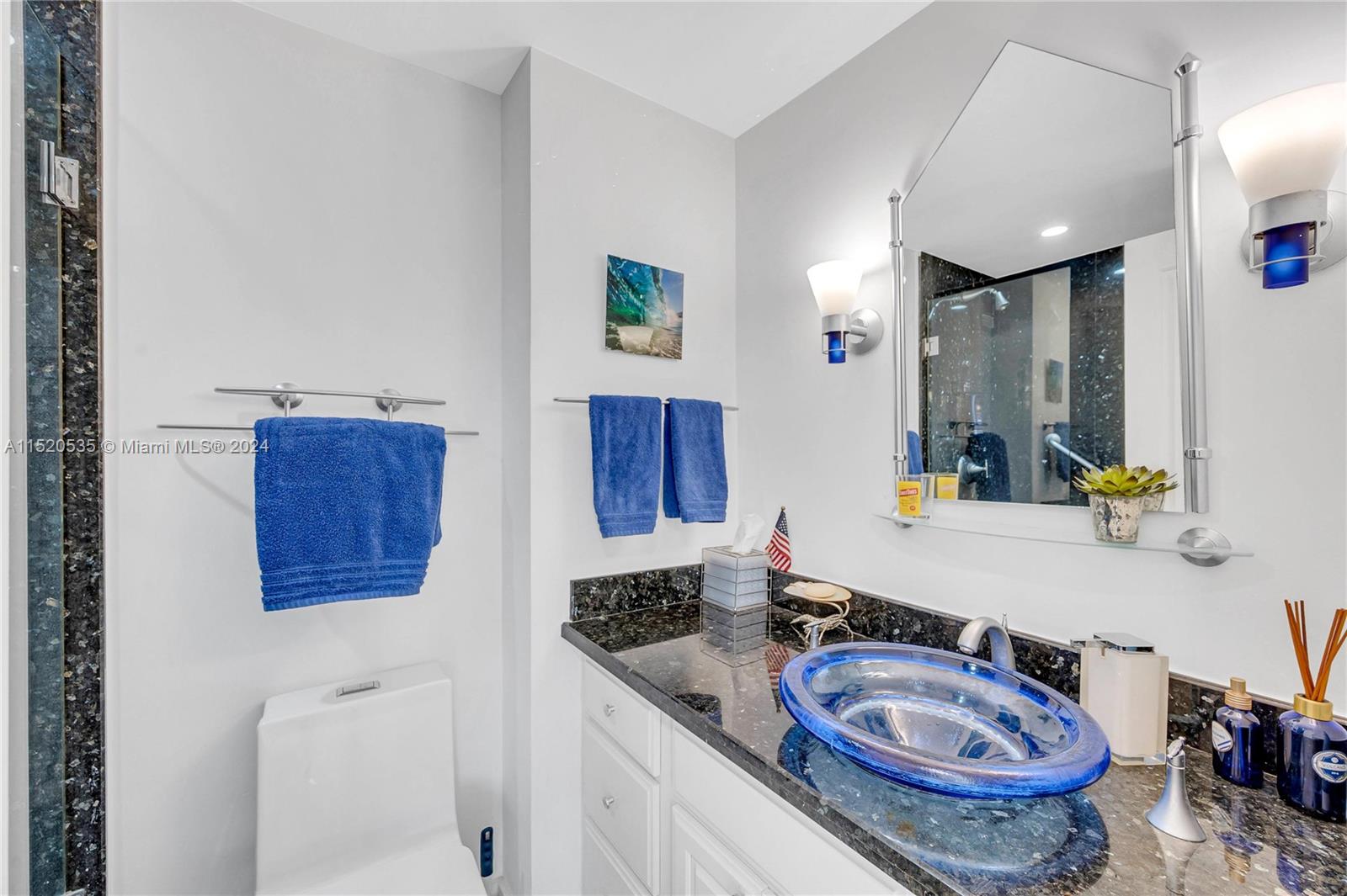 3 Island Ave # 14I