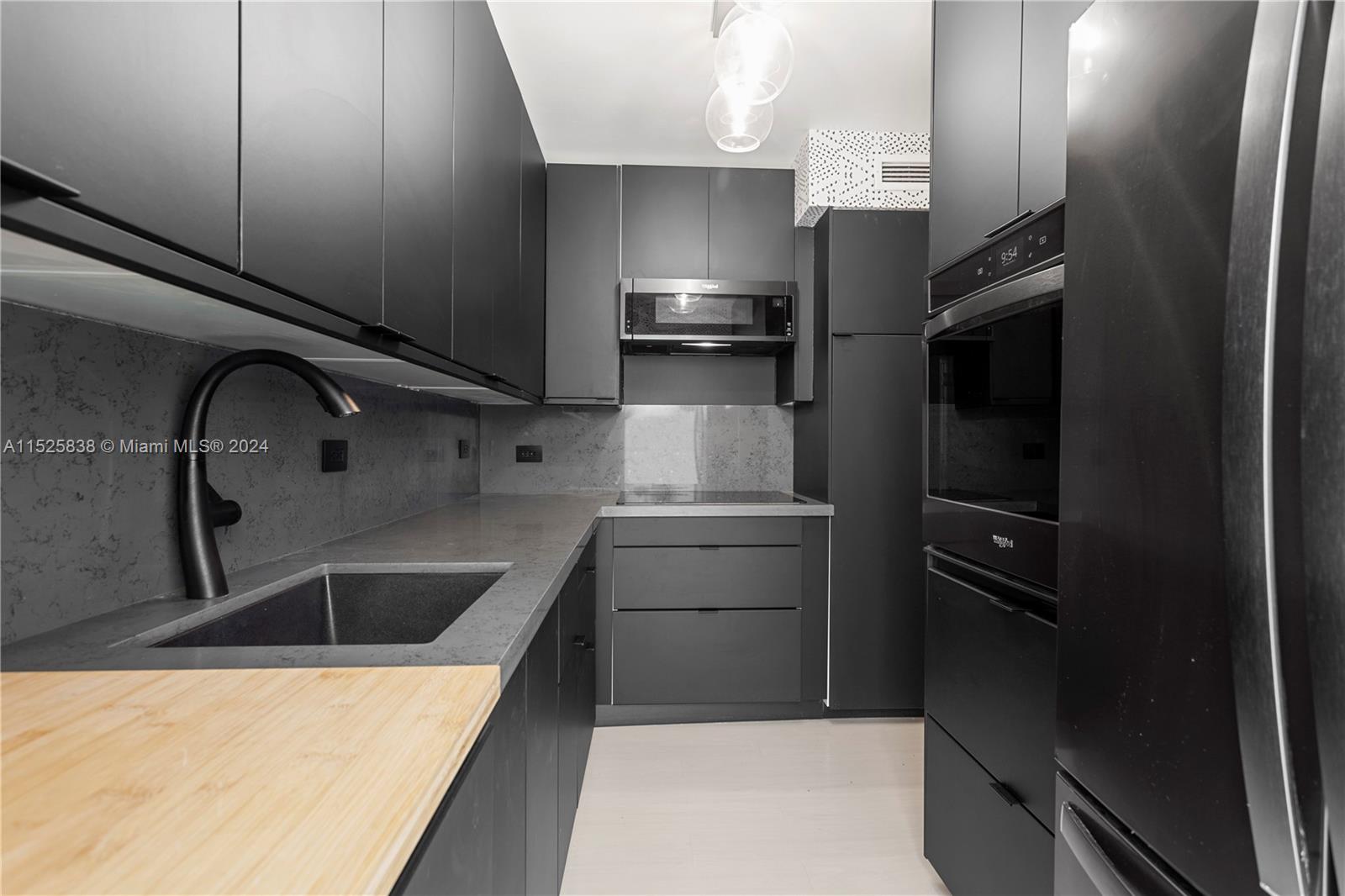 3 Island Ave # 07E