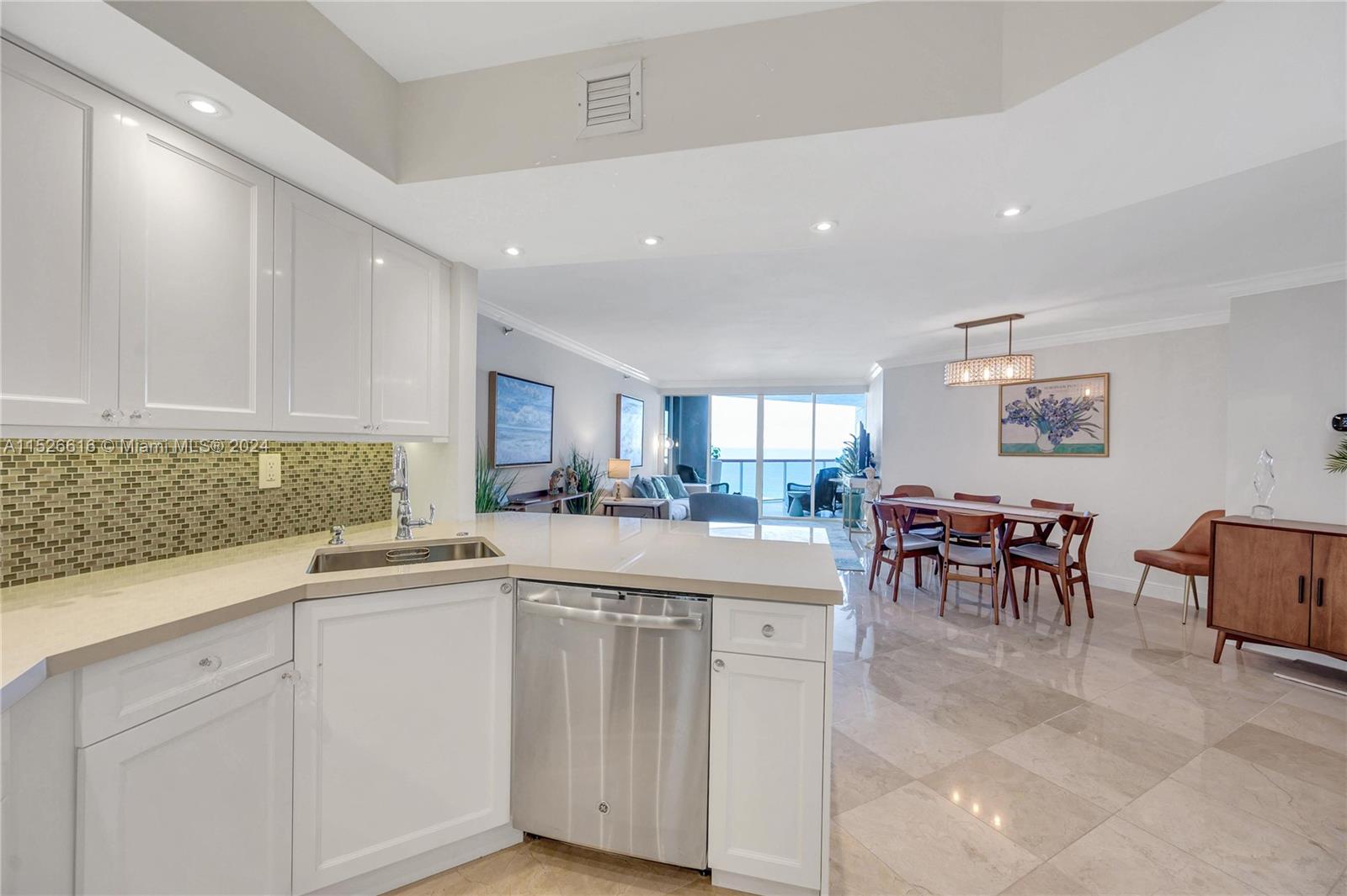 6767 Collins Ave # 1201