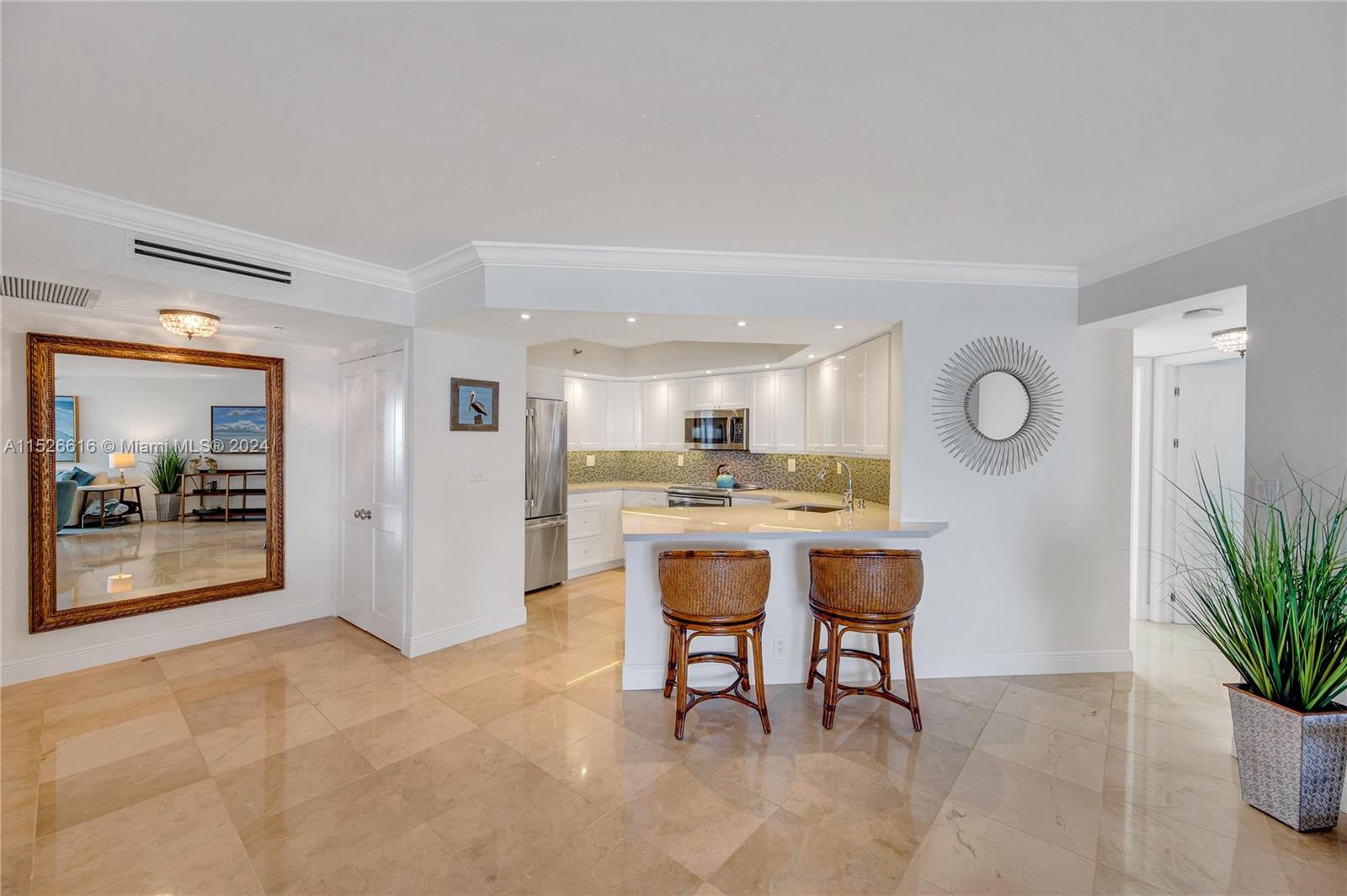 6767 Collins Ave # 1201