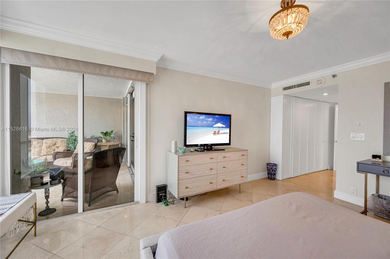 6767 Collins Ave # 1201