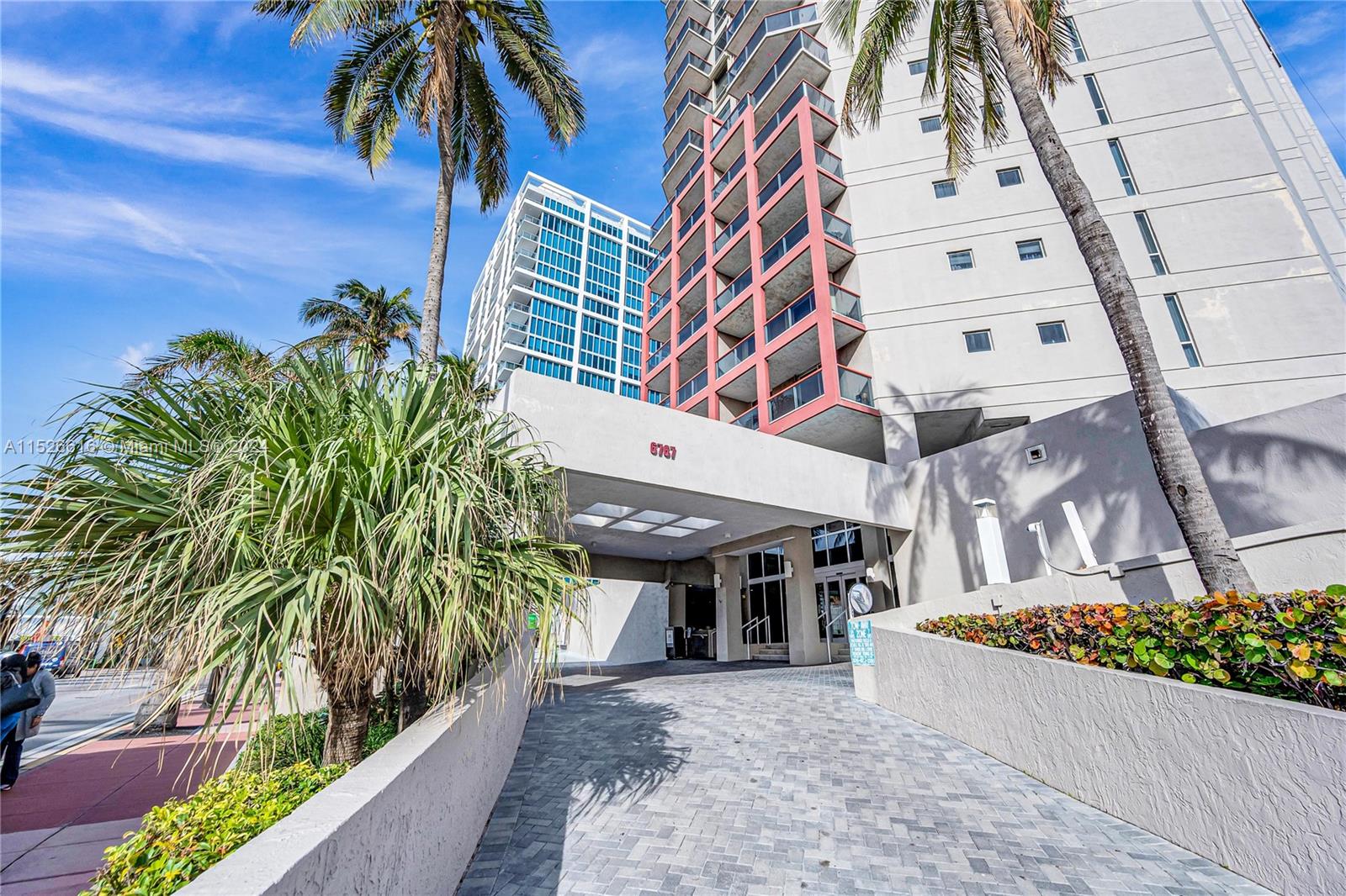 6767 Collins Ave # 1201