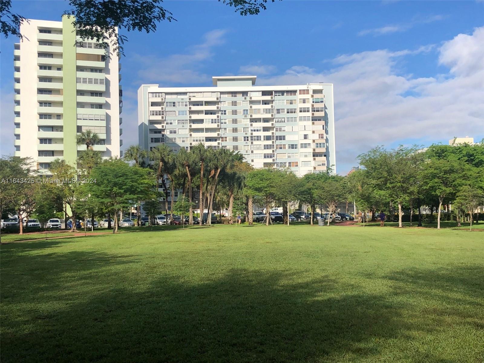 3 Island Ave # 14J