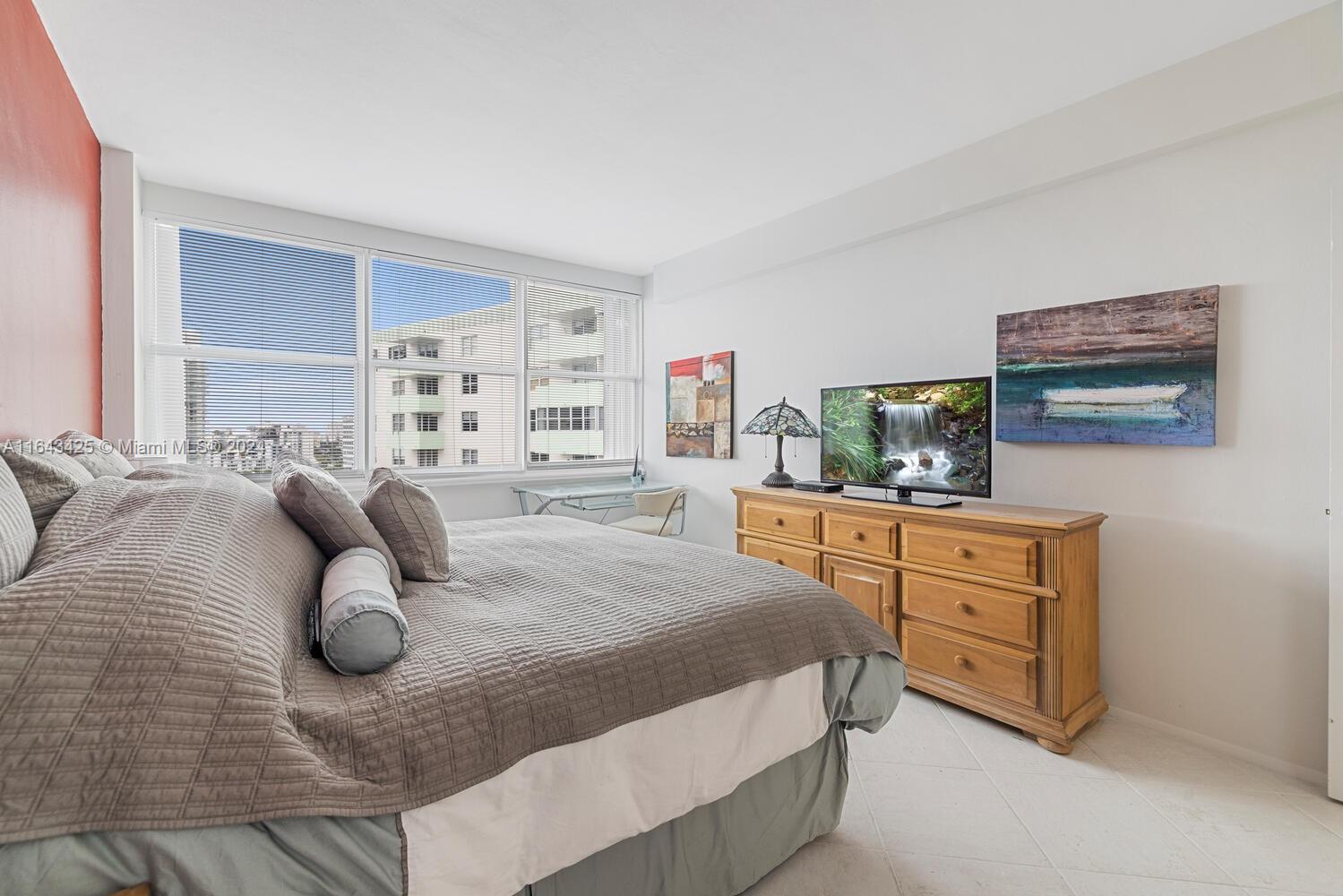 3 Island Ave # 14J