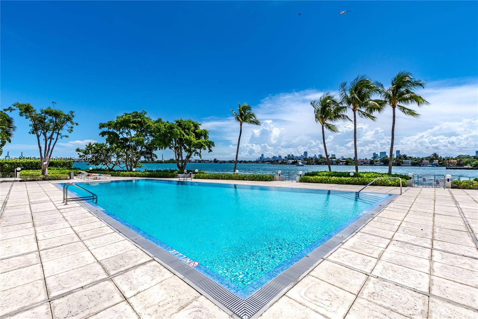 3 Island Ave # 14J
