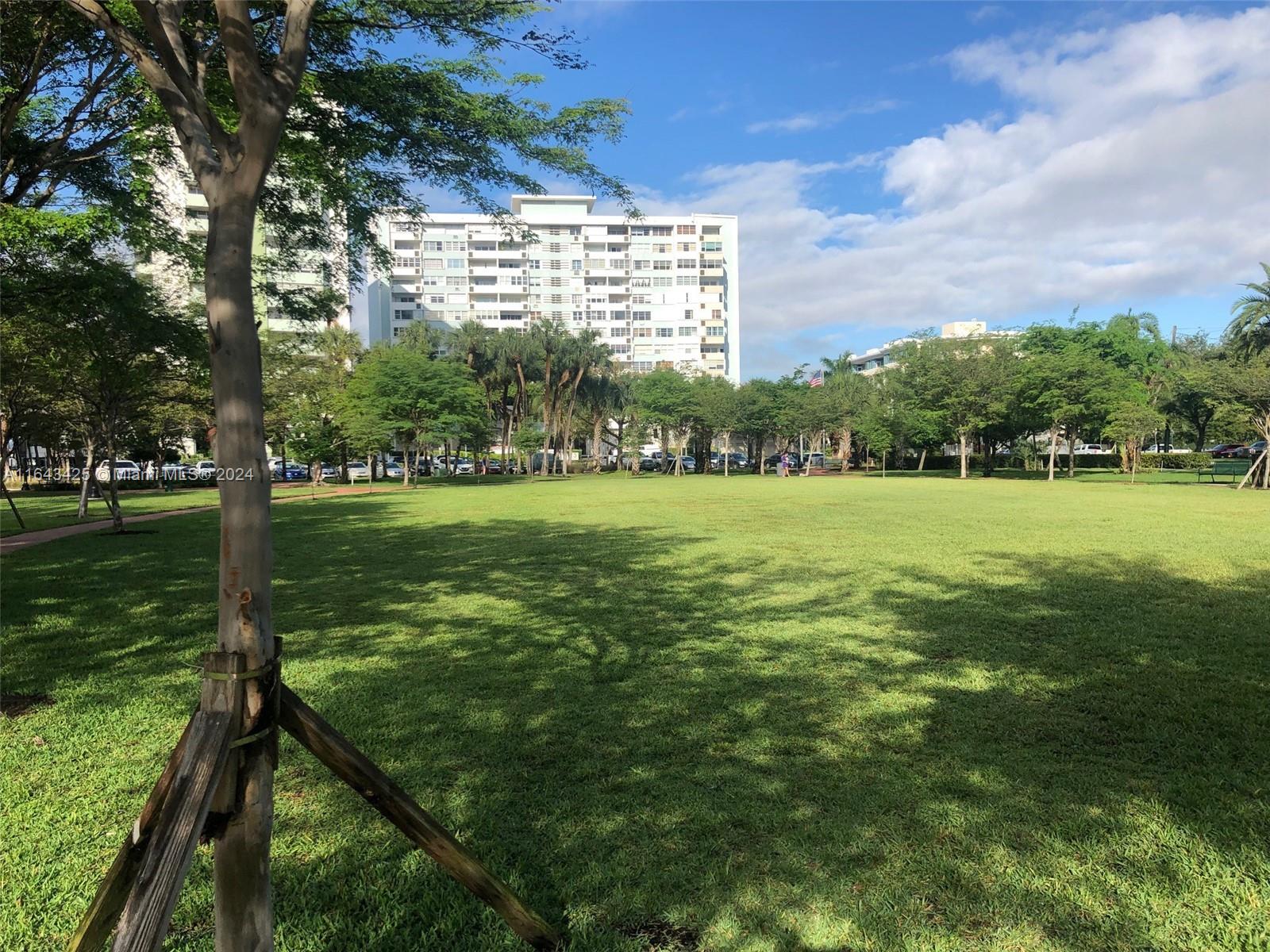 3 Island Ave # 14J