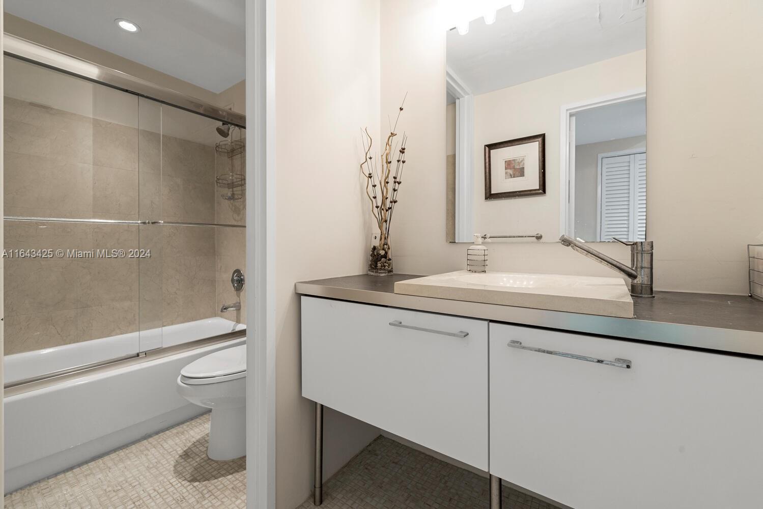 3 Island Ave # 14J