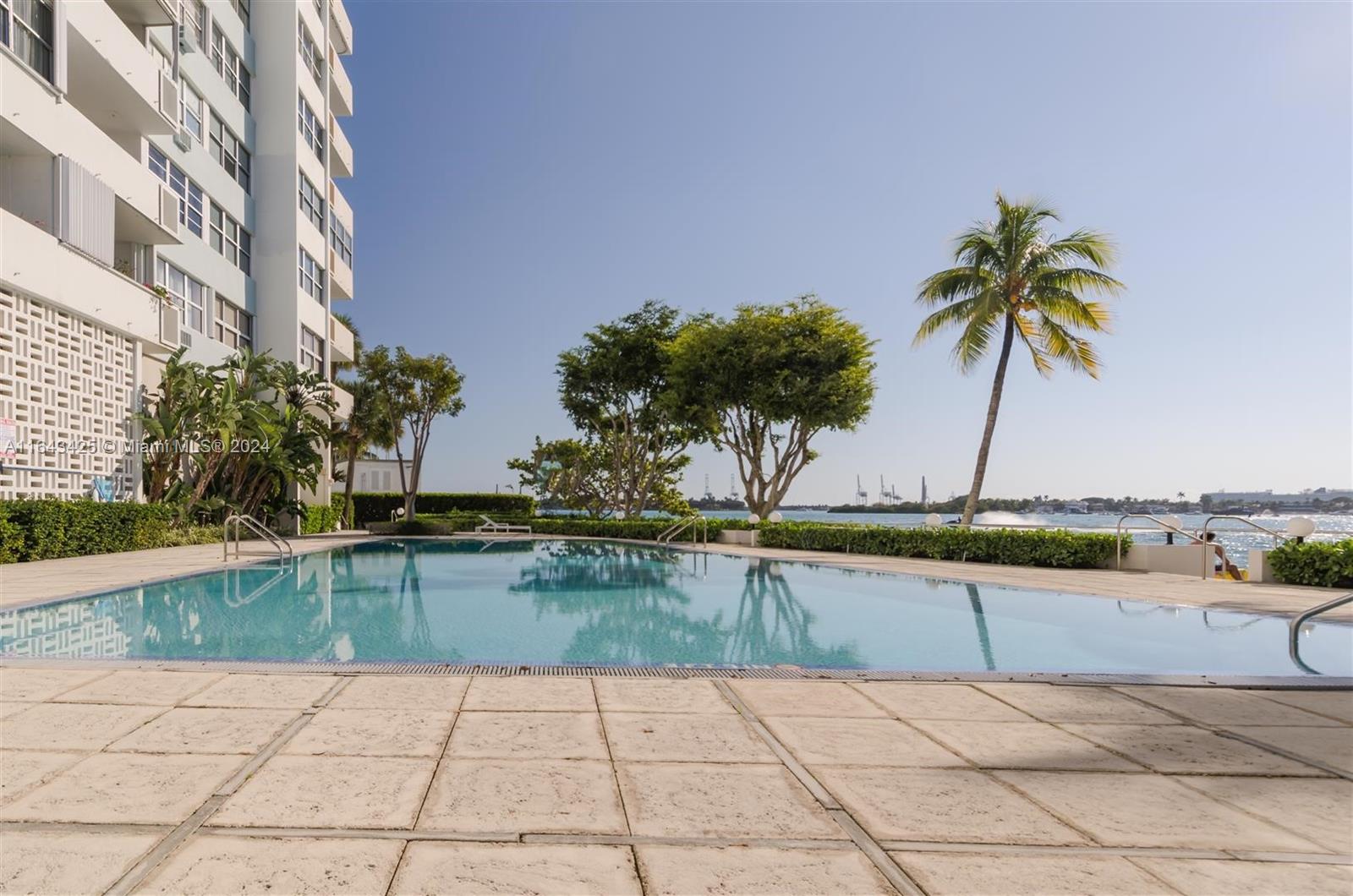 3 Island Ave # 14J