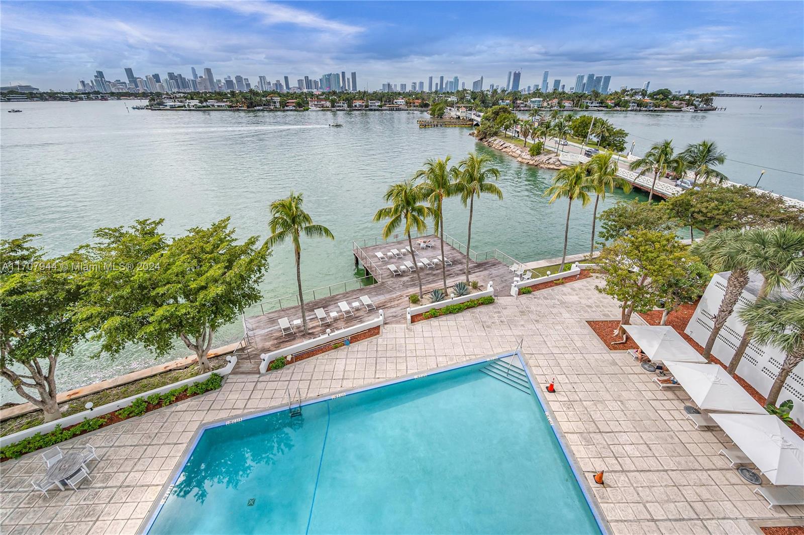 3 Island Ave # 06G