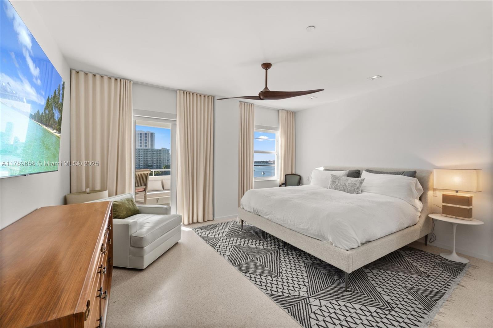 16 Island Ave # 8F