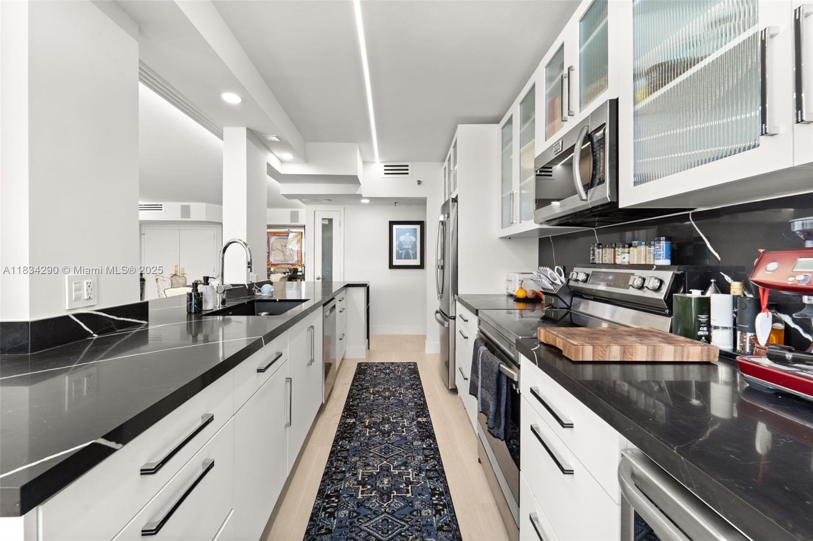 9 Island Ave # 406