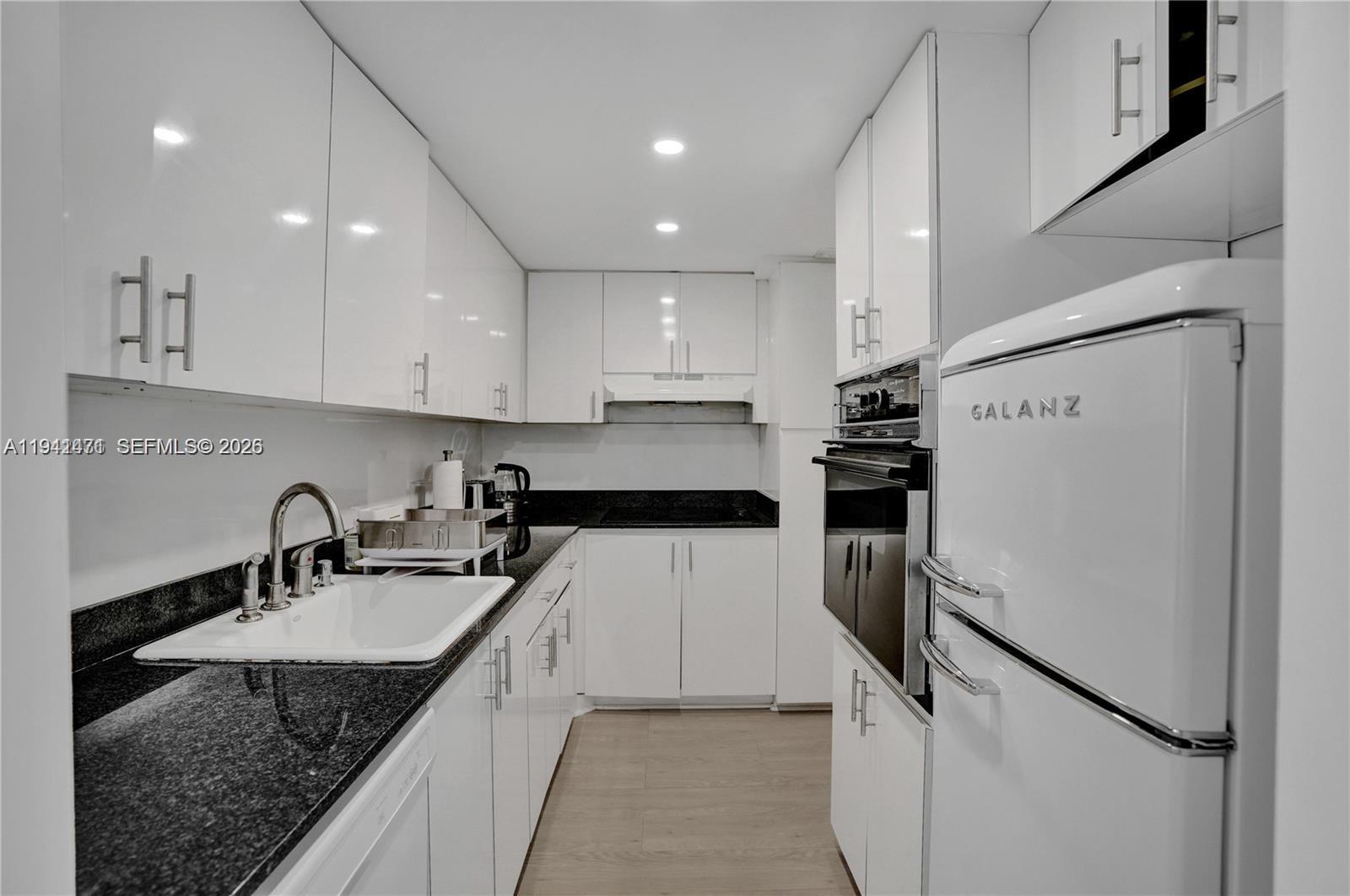 3 Island Ave Unit: PHK