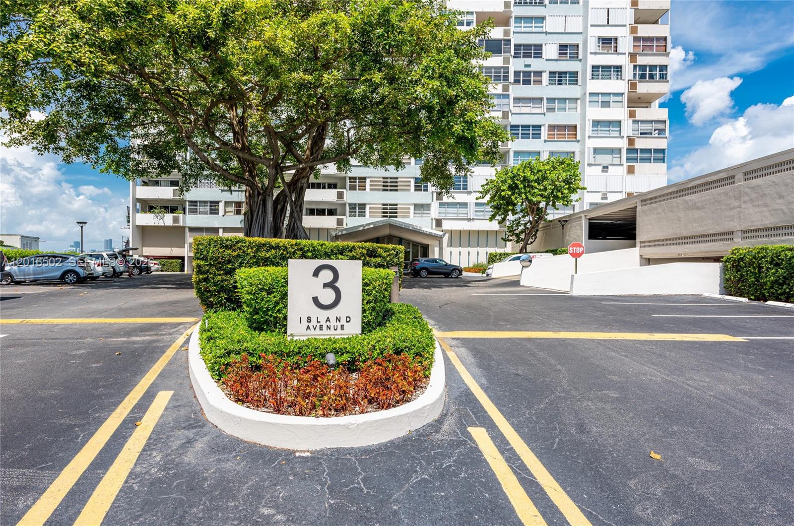 3 Island Ave # 08I