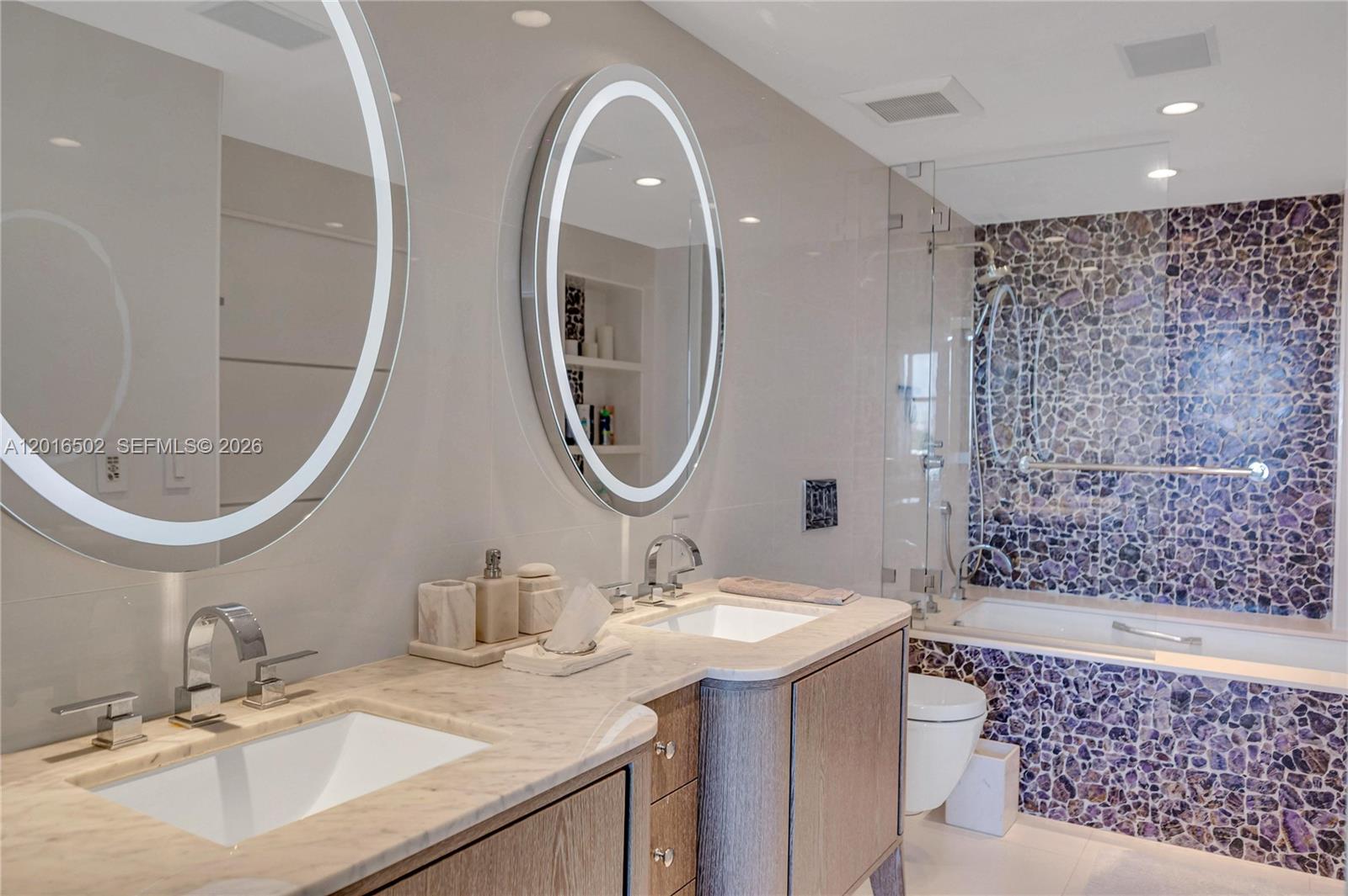 3 Island Ave # 08I