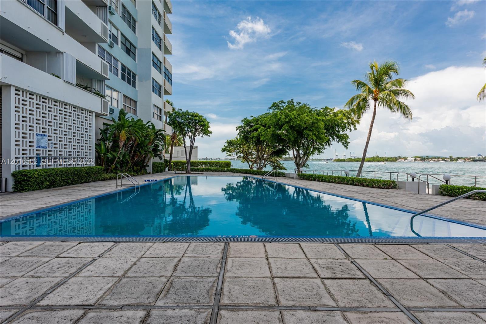 3 Island Ave # 08I