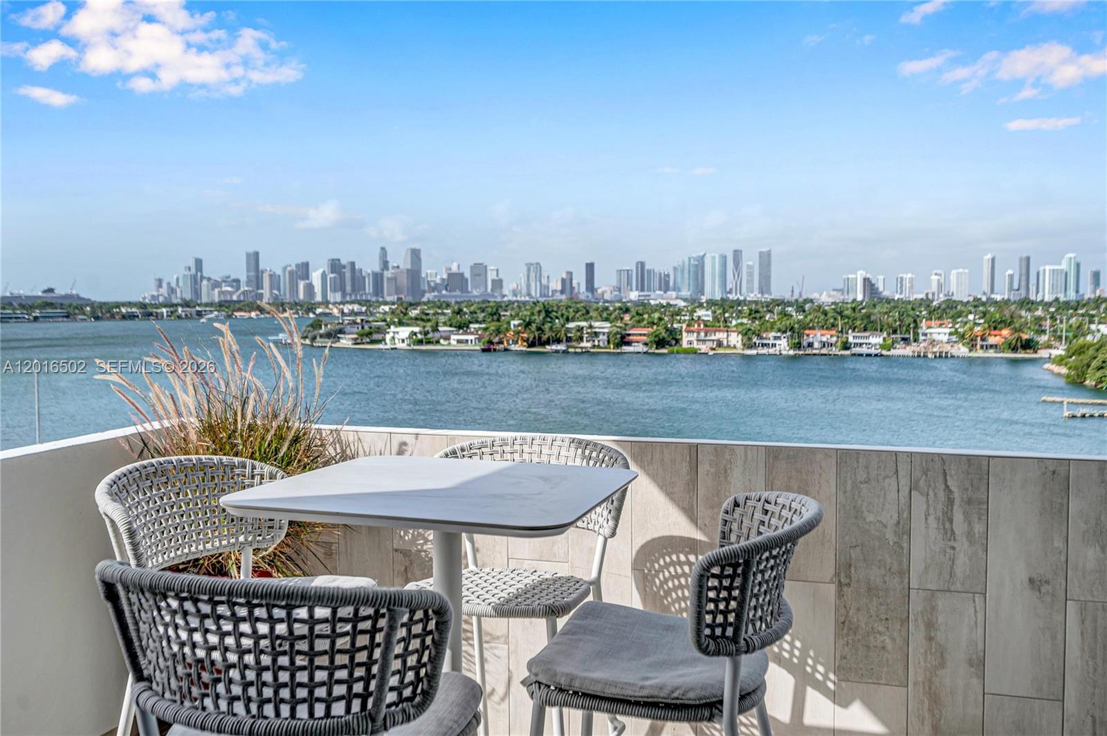 3 Island Ave # 08I