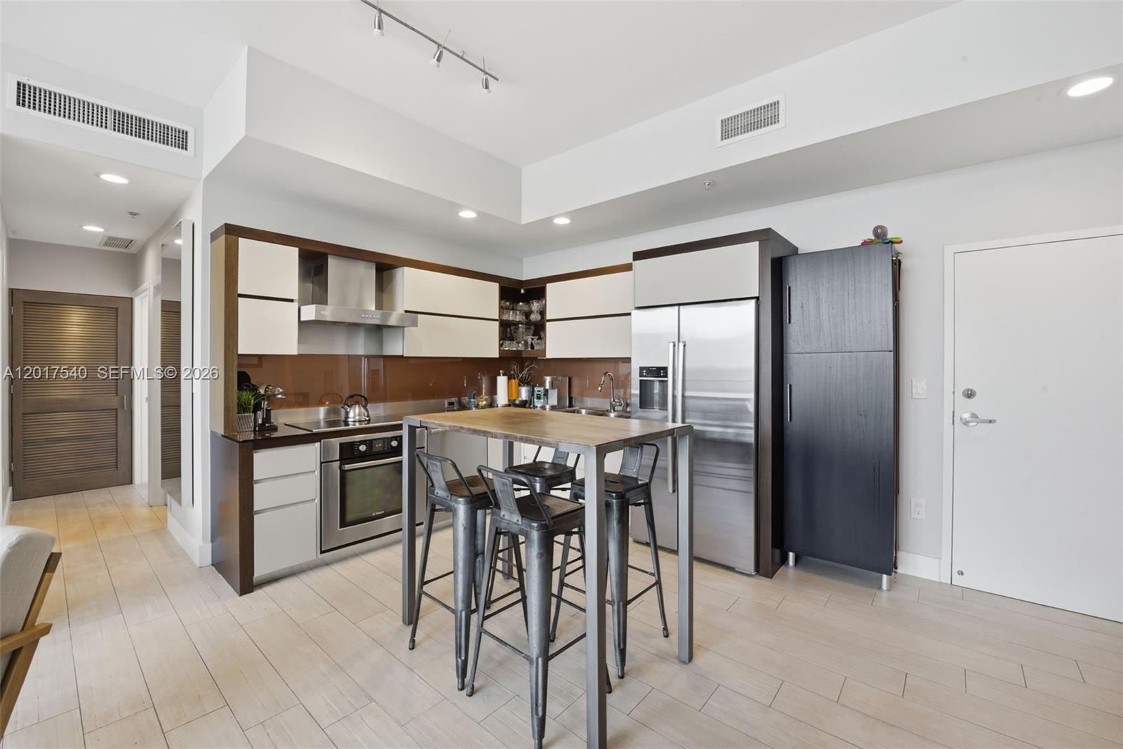 2100 Park Ave # 302