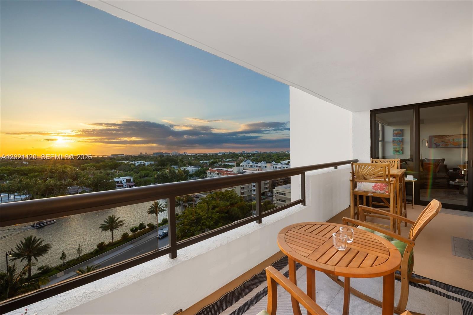 2555 Collins Ave # 1106